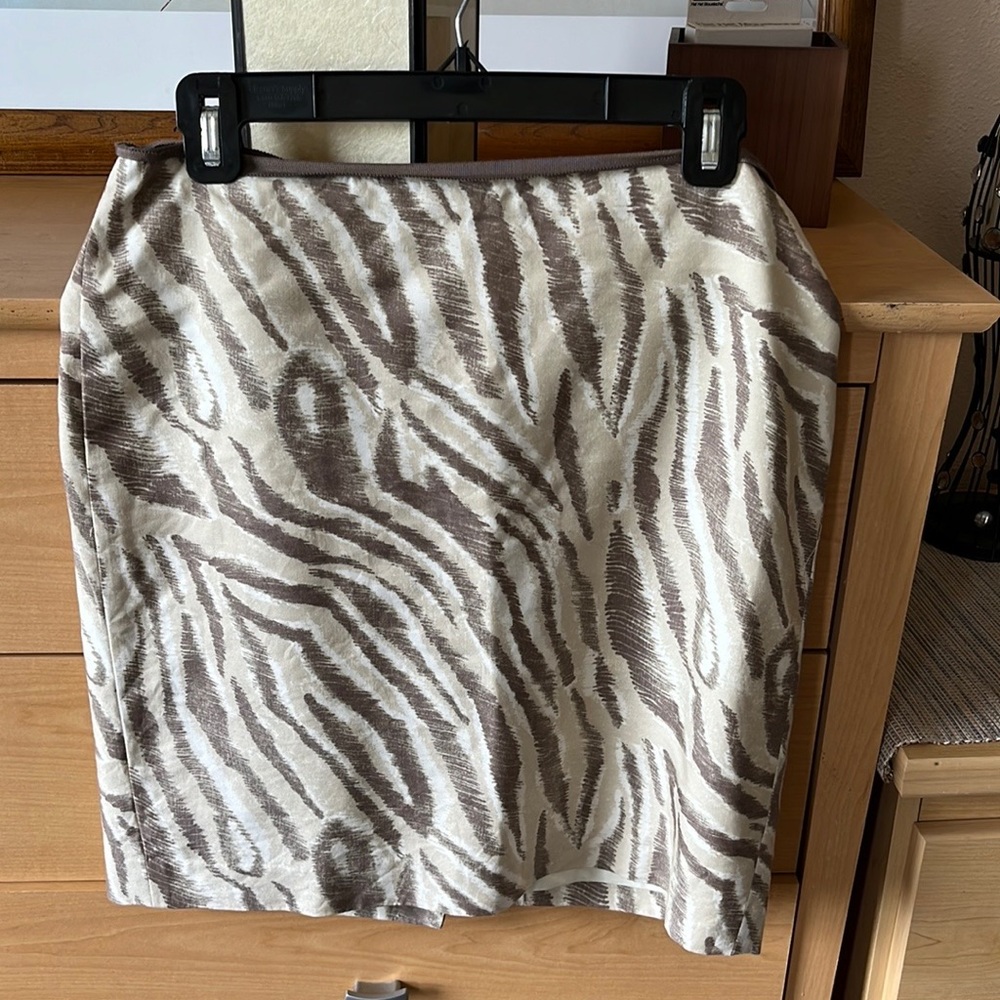 Beige animal print skirt